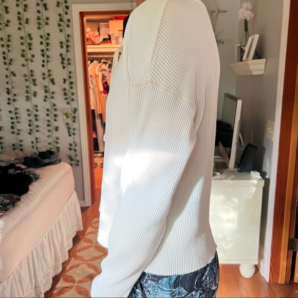 Abercrombie & Fitch Waffle Weave Tie Front Long Sleeve Shirt - Picture 2 of 7